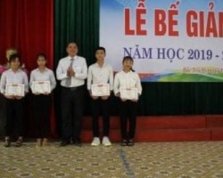 Tuyên dương học sinh 3 tốt tại Lễ Bế giảng năm học