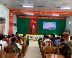 Tuổi trẻ xã Trà Bui ra quân đợt thi đua cao điểm hướng dẫn nhân dân cài đặt kích hoạt sử dụng tài khoản VNeID