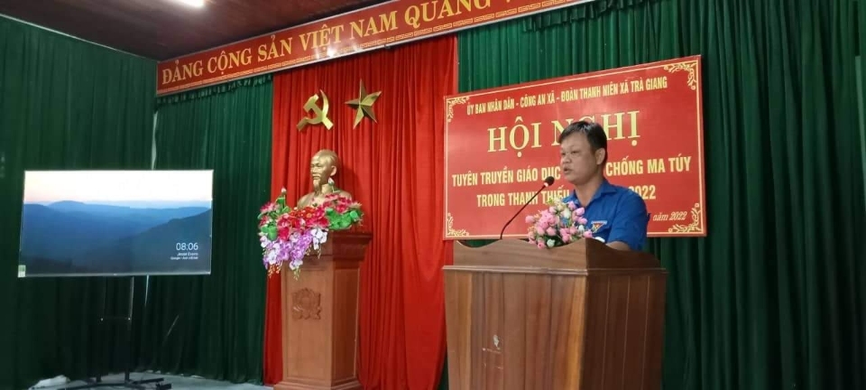 Đồng chí Nguyễn Duy Vương Bí thư Đoàn xã Trà Giang khai mạc Hội nghị