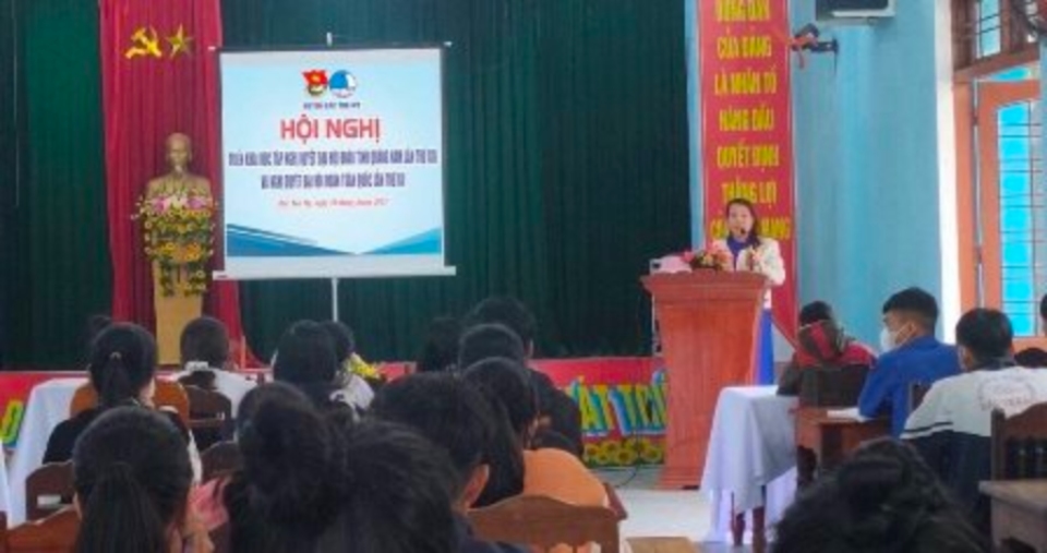 Đc Võ Thị Hồng Hà  -  Bí thư Huyện  - Chủ tịch Hội LHTNVN huyện khai mạc Hội nghị