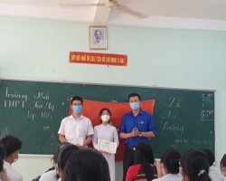 Tuyên dương học sinh 3 tốt tại Lễ Bế giảng năm học