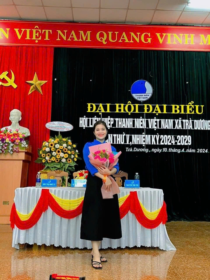 chị hậu